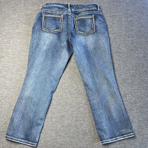 Maurice's Jeans Size 18 Thick Stitch Embroidered Wide Leg Boot Cut Distressed - Picture 2 of 9